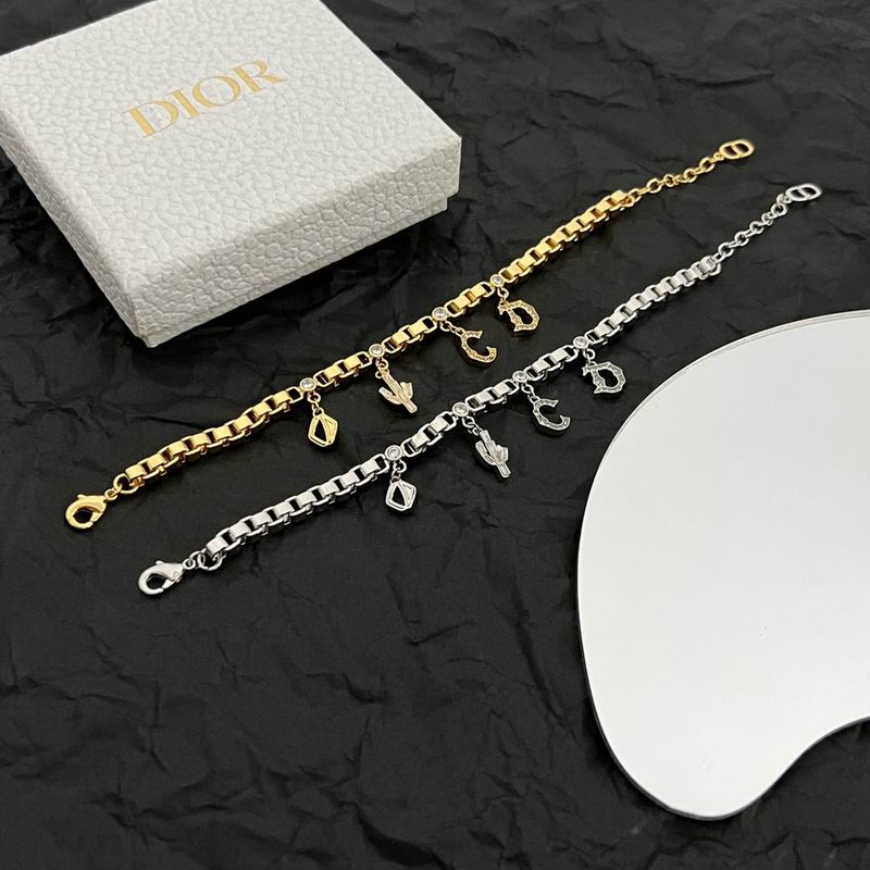 Dior Necklace 05lyr573